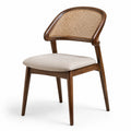 Chaise en bois avec dossier en rotin et siège beige