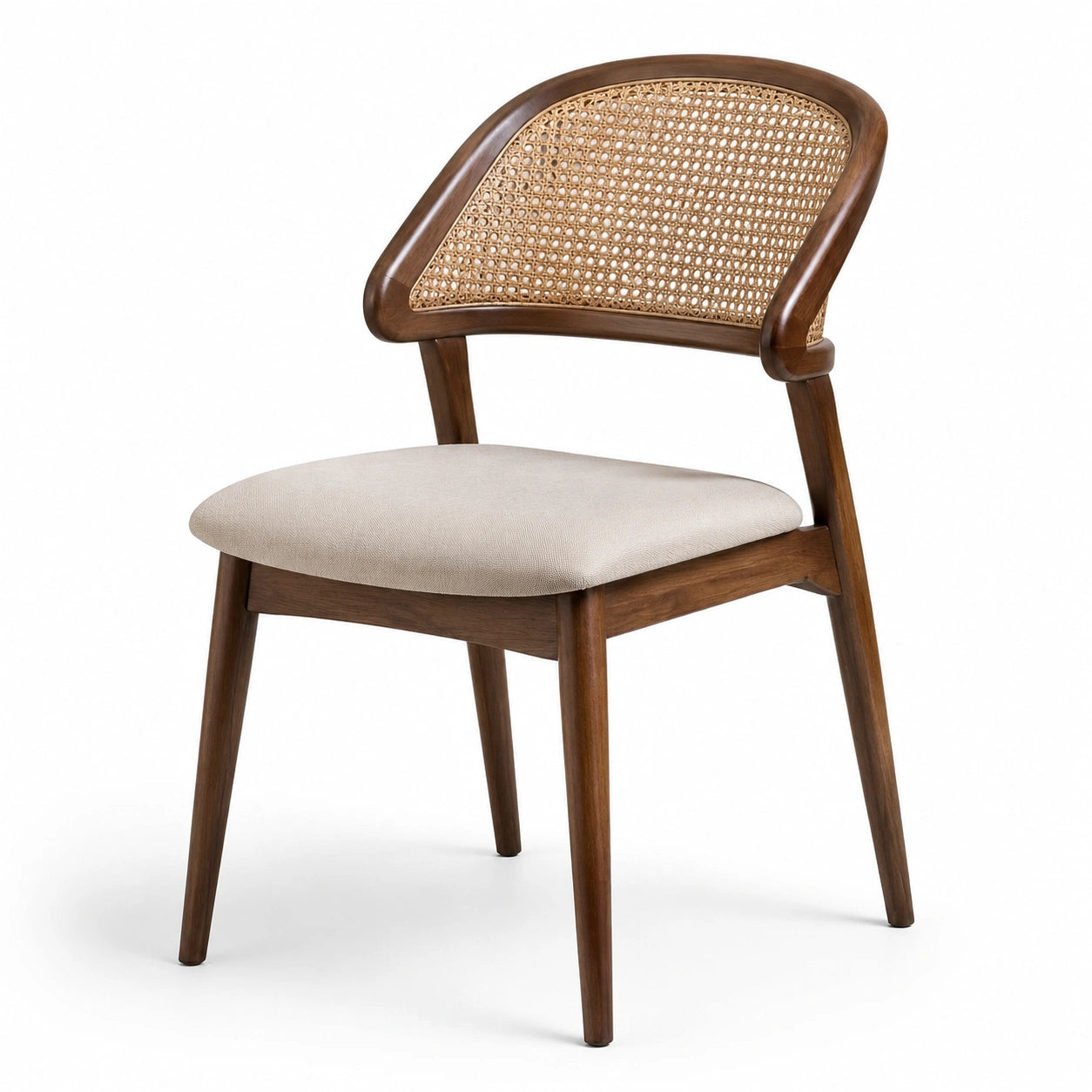 Chaise en bois avec dossier en rotin et siège beige